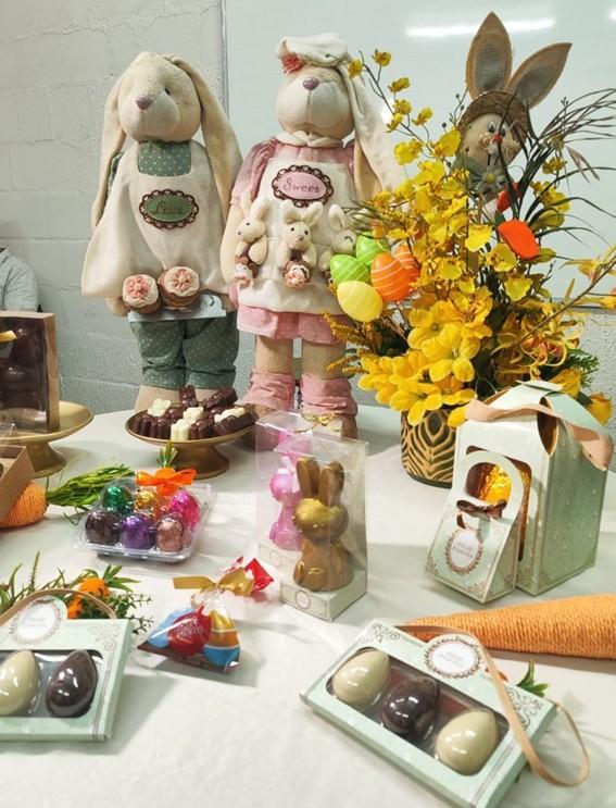 Oficina de Páscoa une confeitaria, empreendedorismo e resgate de afeto à mesa em unidade prisional feminina