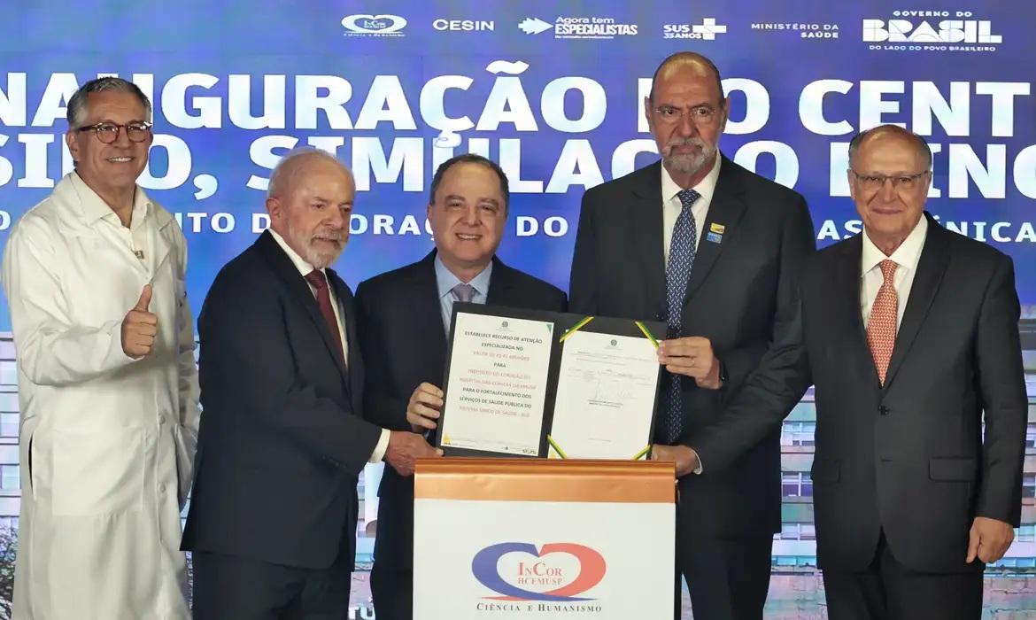 Lula sanciona lei do marco regulatório da vacina contra o câncer