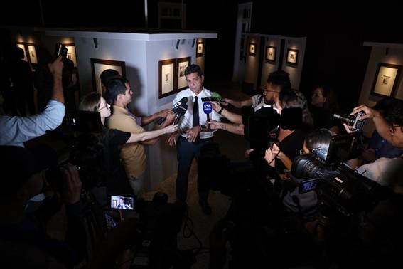 Governador Ricardo Ferraço anuncia prorrogação da exposição de Rembrandt no Palácio Anchieta, em Vitória, ES