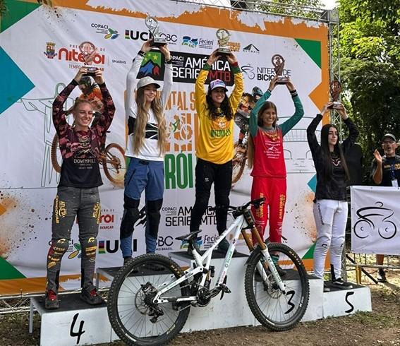 Ciclista do Espírito Santo é campeã do Continental Series Downhill