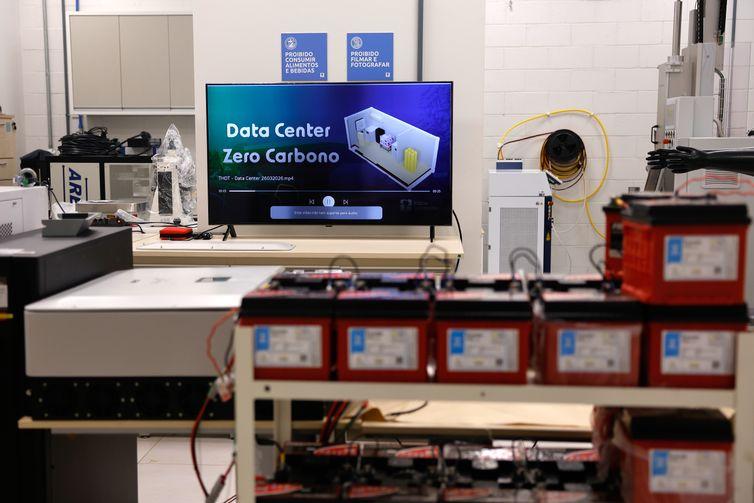 Energia solar em Itaipu tem potencial para dobrar capacidade da usina