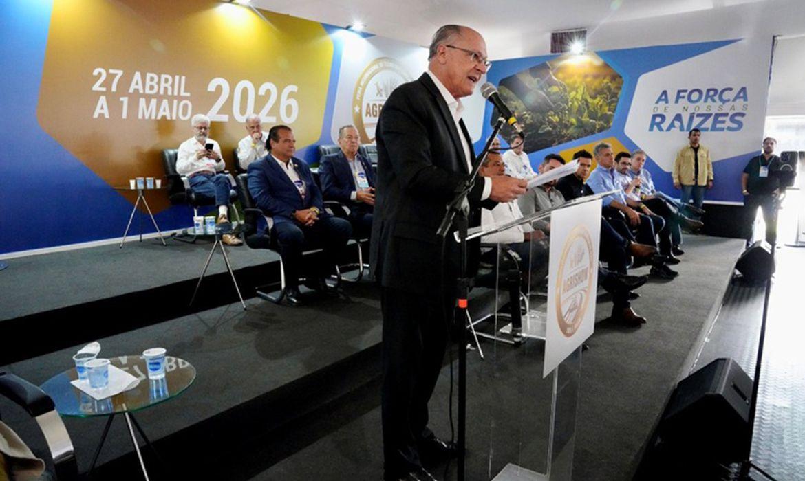 Alckmin anuncia R$ 10 bilhões para modernização de máquinas agrícolas