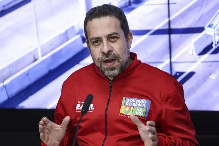 Governo suspende 3,5 milhões de multas por não pagar pedágio