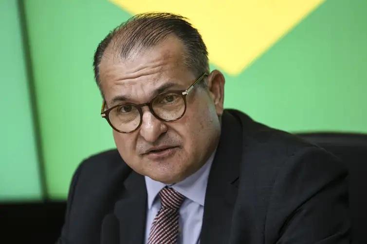 Governo suspende 3,5 milhões de multas por não pagar pedágio