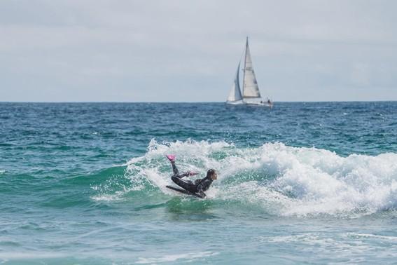 Luna Hardman é campeã da primeira etapa do Circuito Europeu de Bodyboarding, em Portugal
