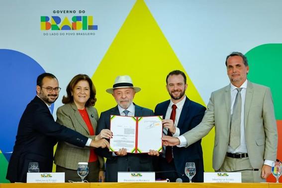 Presidente Lula assina MP do Novo Desenrola com foco na recuperação financeira de famílias, estudantes e pequenos empreendedores