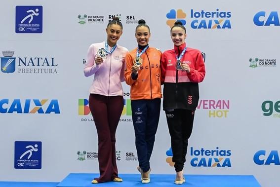 Geovanna Santos é vice-campeã brasileira de ginástica rítmica