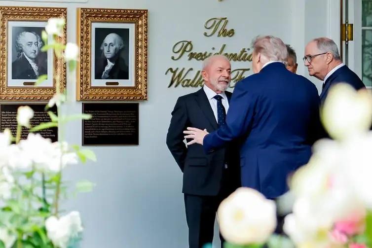 Lula deixa a Casa Branca após reunião com Trump