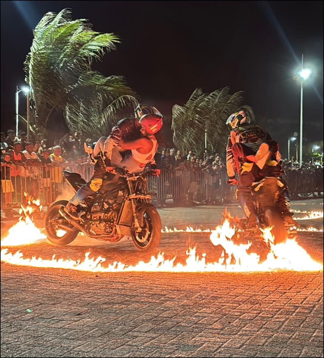 Praça da Cadeira recebe noite histórica de adrenalina e grande público em Conceição da Barra, ES