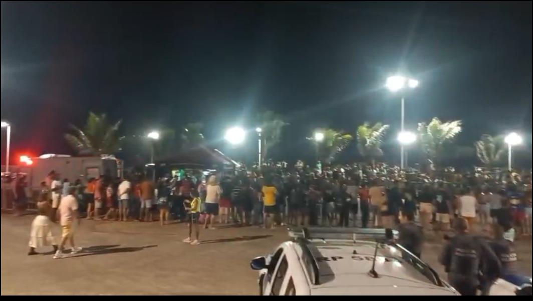 Praça da Cadeira recebe noite histórica de adrenalina e grande público em Conceição da Barra, ES