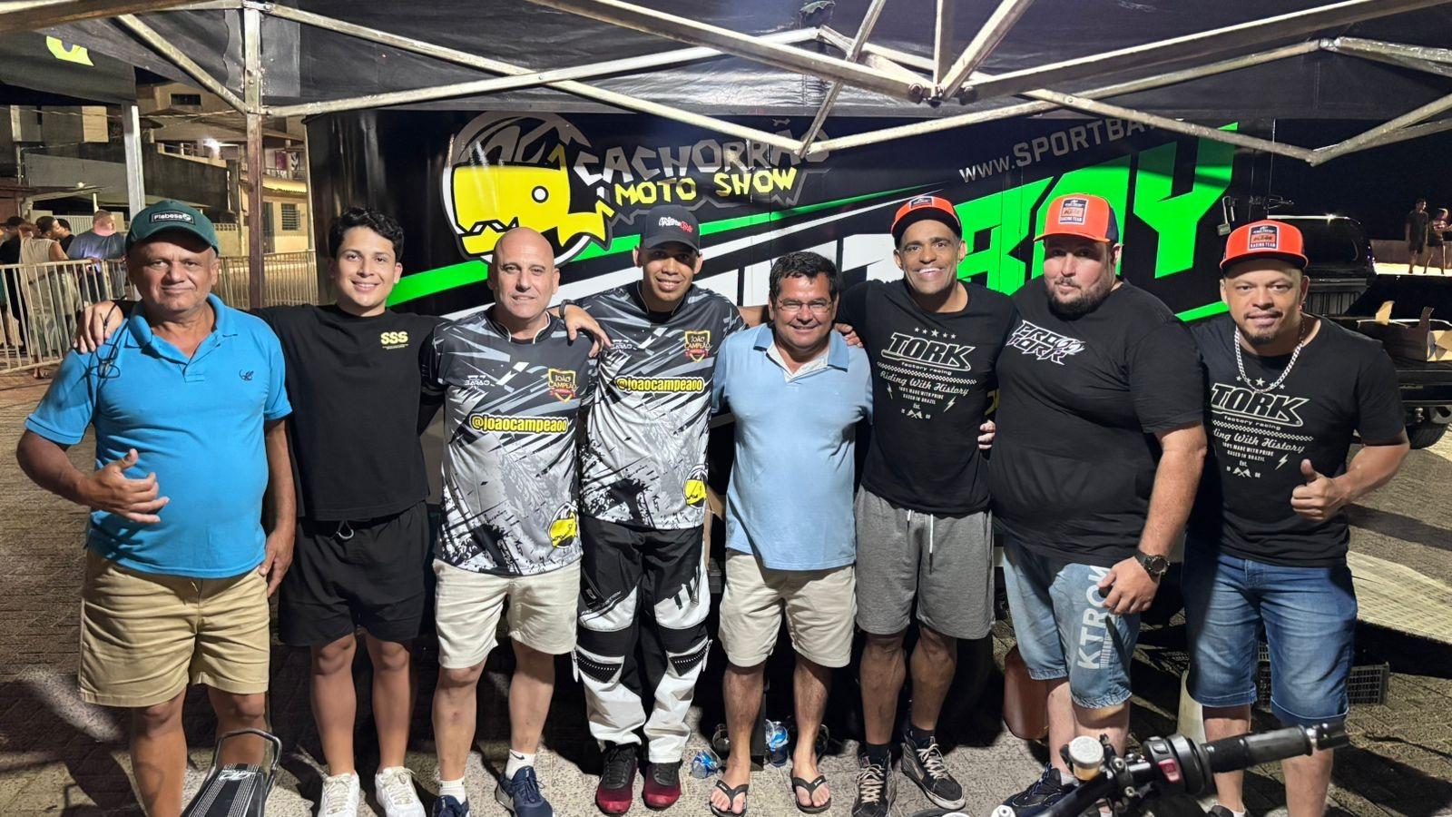 Praça da Cadeira recebe noite histórica de adrenalina e grande público em Conceição da Barra, ES