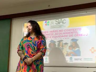 Iniciativas tentam facilitar acesso e permanência de mães na ciência