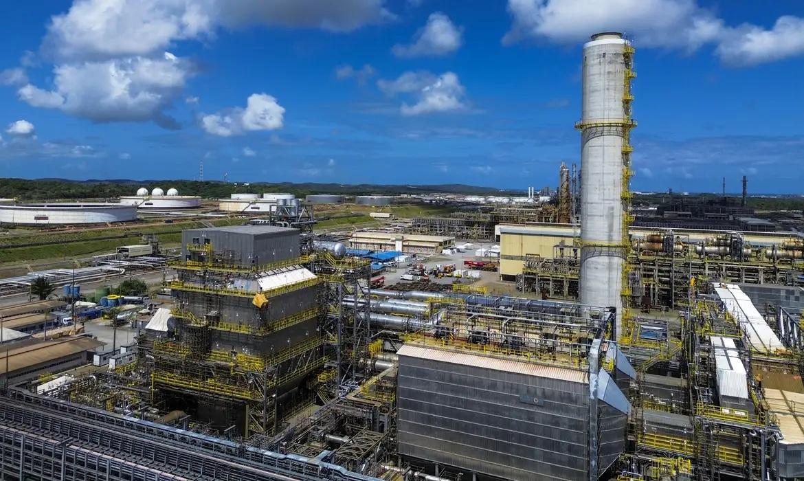 Refinarias da Petrobras operam com mais de 100% de capacidade