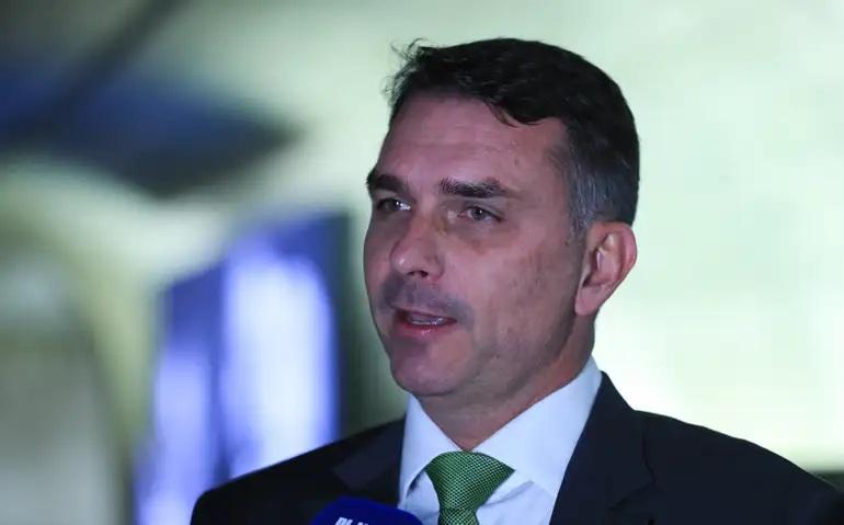 Flávio confirma encontro com Vorcaro após banqueiro ter sido preso
