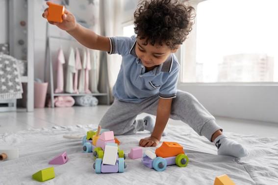 Semana Mundial do Brincar: em tempos de exposição às telas, brincadeira é essencial para o desenvolvimento infantil