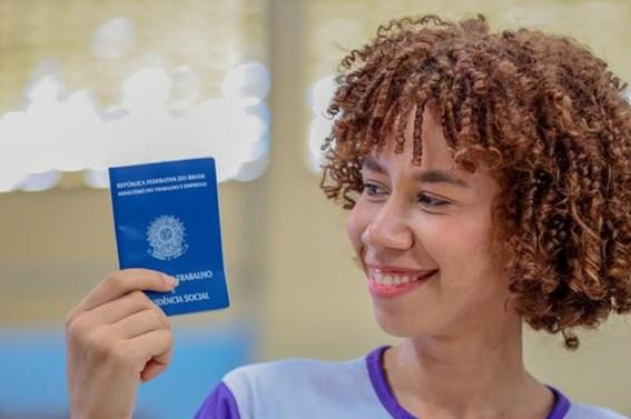 Brasil tem menor desemprego da série histórica para o trimestre encerrado em abril