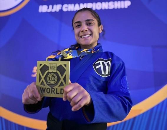 Thaís Loureiro é medalha de bronze no Campeonato Mundial de Jiu-Jitsu