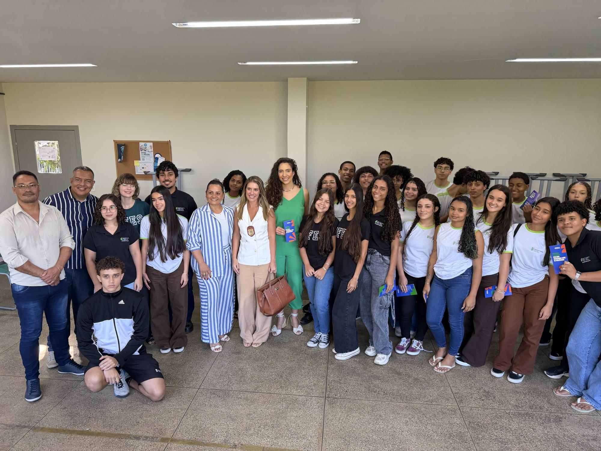 Em Linhares, Karla Coser reforça agenda no interior com foco nas juventudes e nos direitos das mulheres