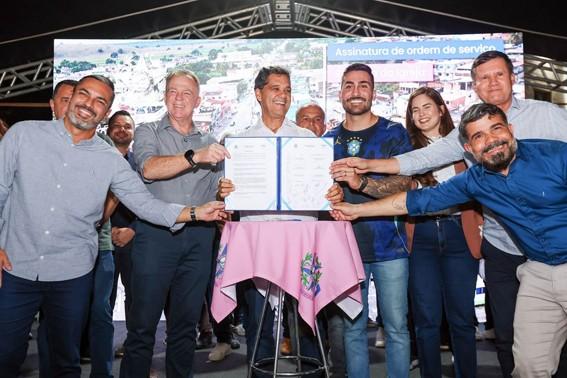 Governador Ricardo Ferraço anuncia novos investimentos em infraestrutura, educação e prevenção de riscos em Itapemirim, Espírito Santo