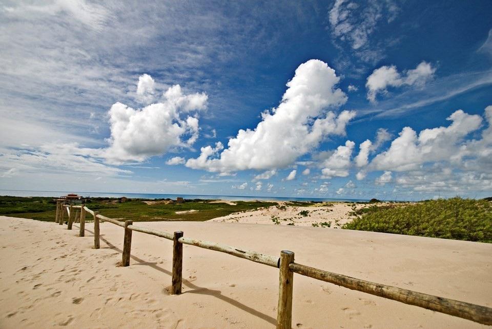 Itaúnas: a vila soterrada pelas dunas encanta turistas que visitam Conceição da Barra, no Norte do Espírito Santo
