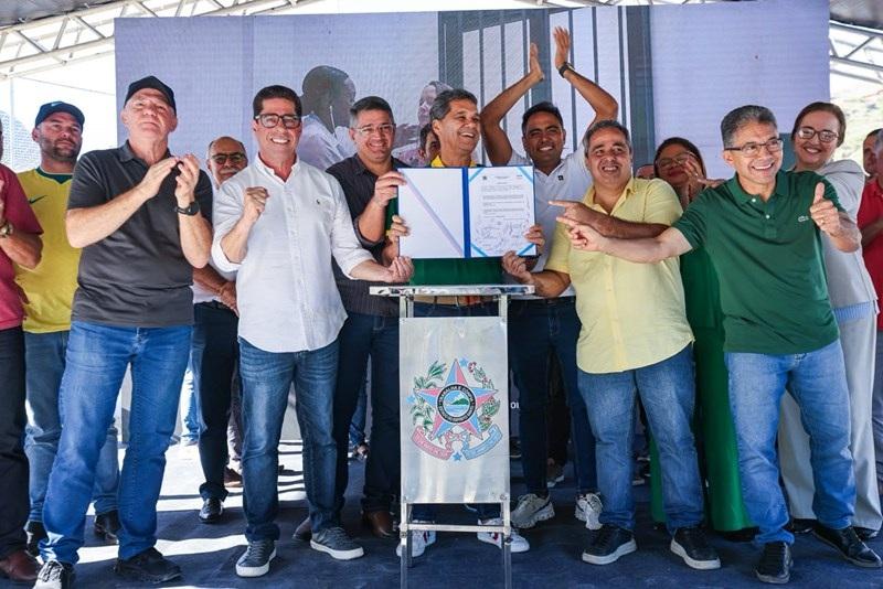 Governador Ricardo Ferraço entrega obra, autoriza novo convênio e inicia revitalização da Rodoviária de Mimoso do Sul, no ES