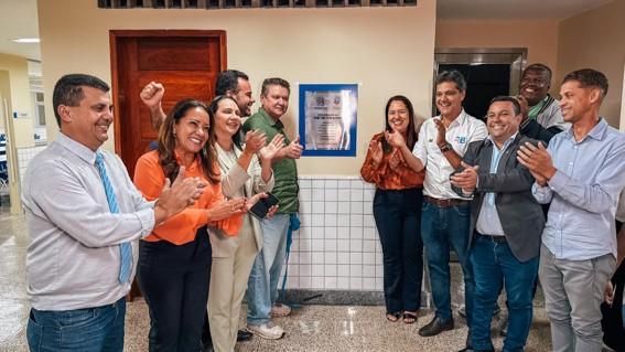 Governador Ricardo Ferraço entrega nova unidade escolar e amplia oferta de vagas em Cariacica, no ES