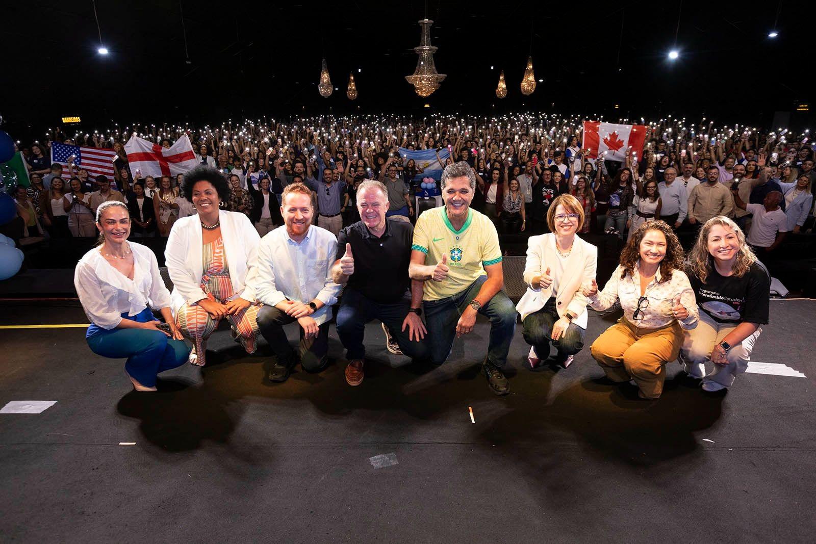 Ex-secretário de educação, Vitor de Angelo destaca a expansão do Programa Intercâmbio Sedu e seu poder de transformar sonhos em direitos