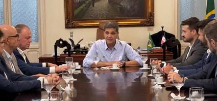 Governo do ES firma parceria para implantar primeiro ponto de abastecimento de biometano e GNV em garagens