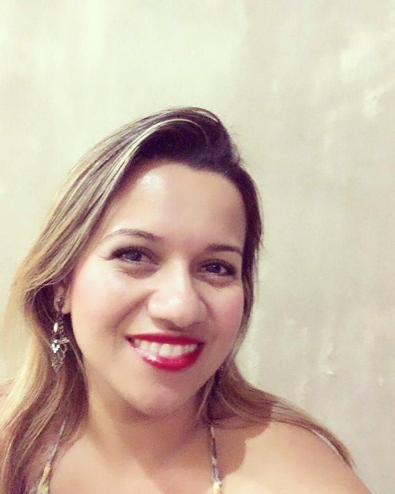 Vereadora Camila celebra sanção de lei que garante vacinação domiciliar para pessoas com TEA, em Conceição da Barra, ES
