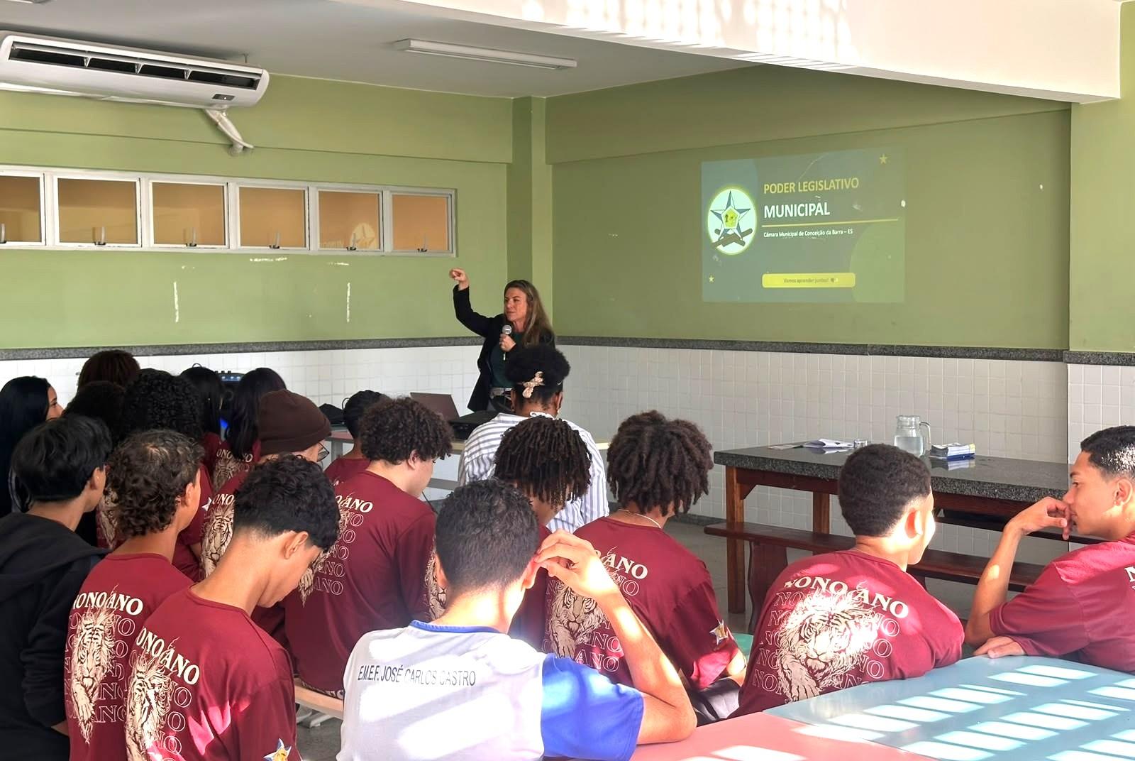 Projeto idealizado por servidora da Câmara Municipal aproxima estudantes da EJA ao processo legislativo em Conceição da Barra, ES