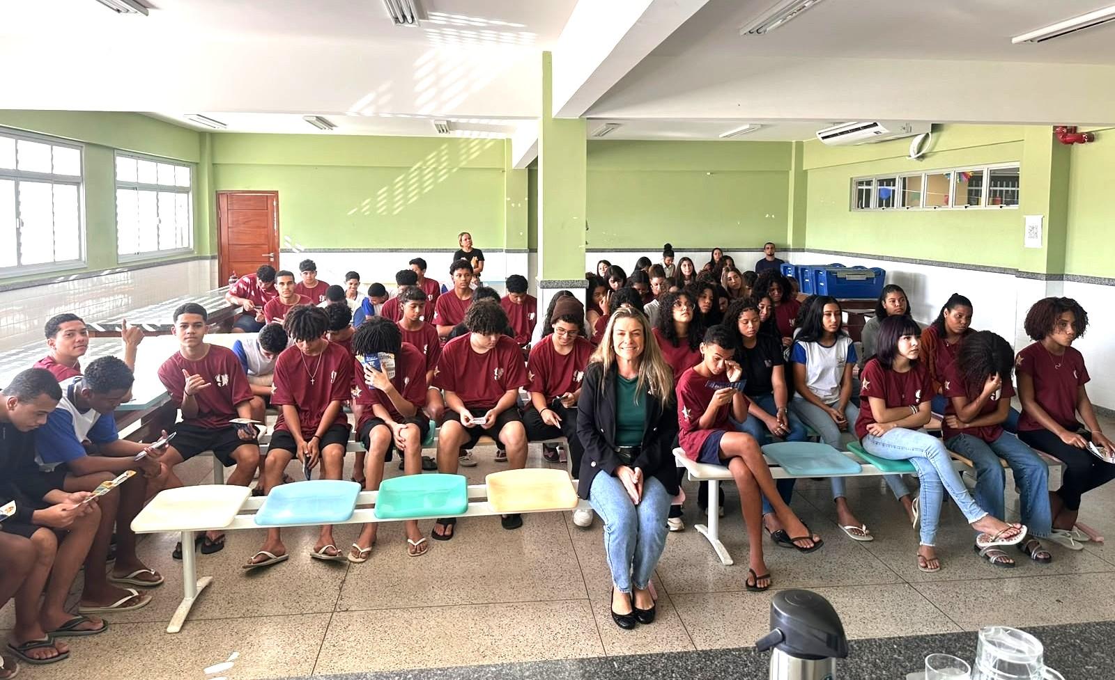 Projeto idealizado por servidora da Câmara Municipal aproxima estudantes da EJA ao processo legislativo em Conceição da Barra, ES