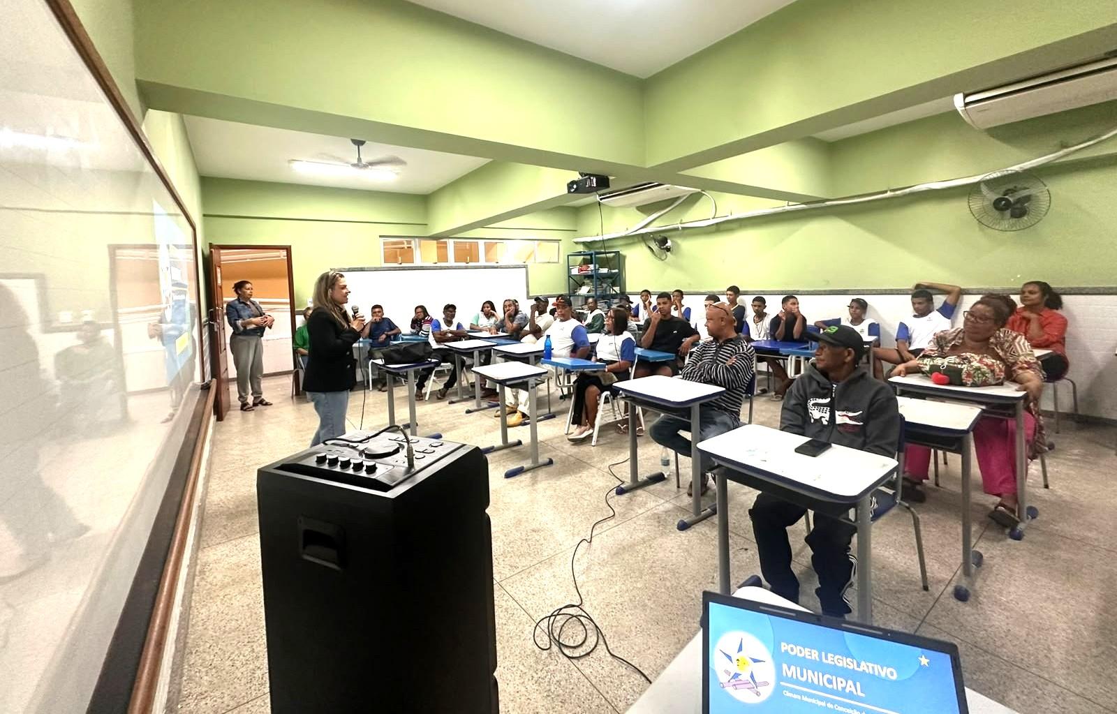 Projeto idealizado por servidora da Câmara Municipal aproxima estudantes da EJA ao processo legislativo em Conceição da Barra, ES