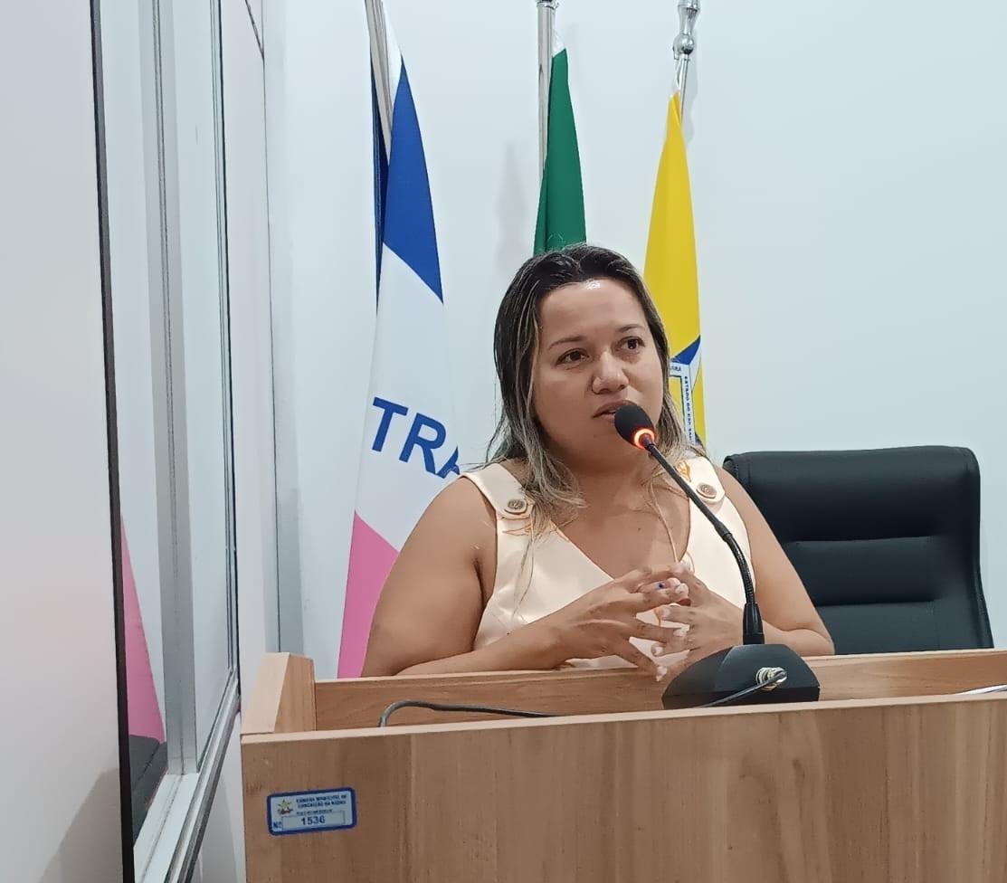 Câmara de Conceição da Barra, no ES, aprova homenagem da vereadora Camila à educadora Elba Elias Machado
