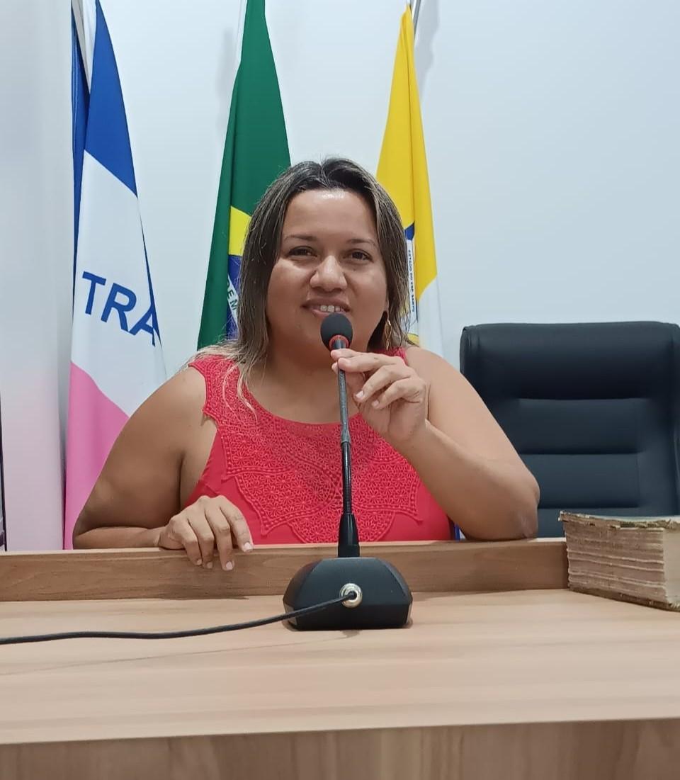 Vereadora Camila comemora aprovação de projeto que eterniza o nome de Nerzy Dalla Bernardina em atracadouro histórico de Conceição da Barra, ES