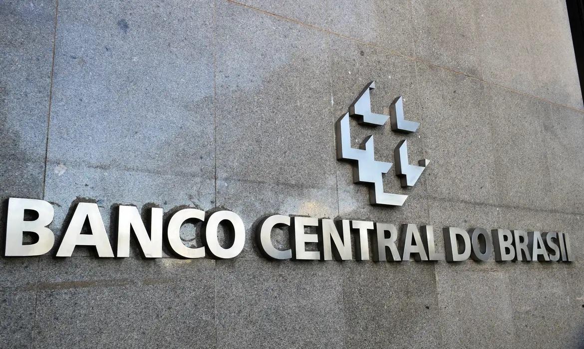 Banco Central e Receita Federal são autorizados a realizar concursos