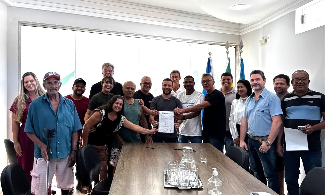 Prefeito interino Pedro Canário, no ES, Denis Amâncio, autoriza obras de drenagem e pavimentação no bairro Boa Vista