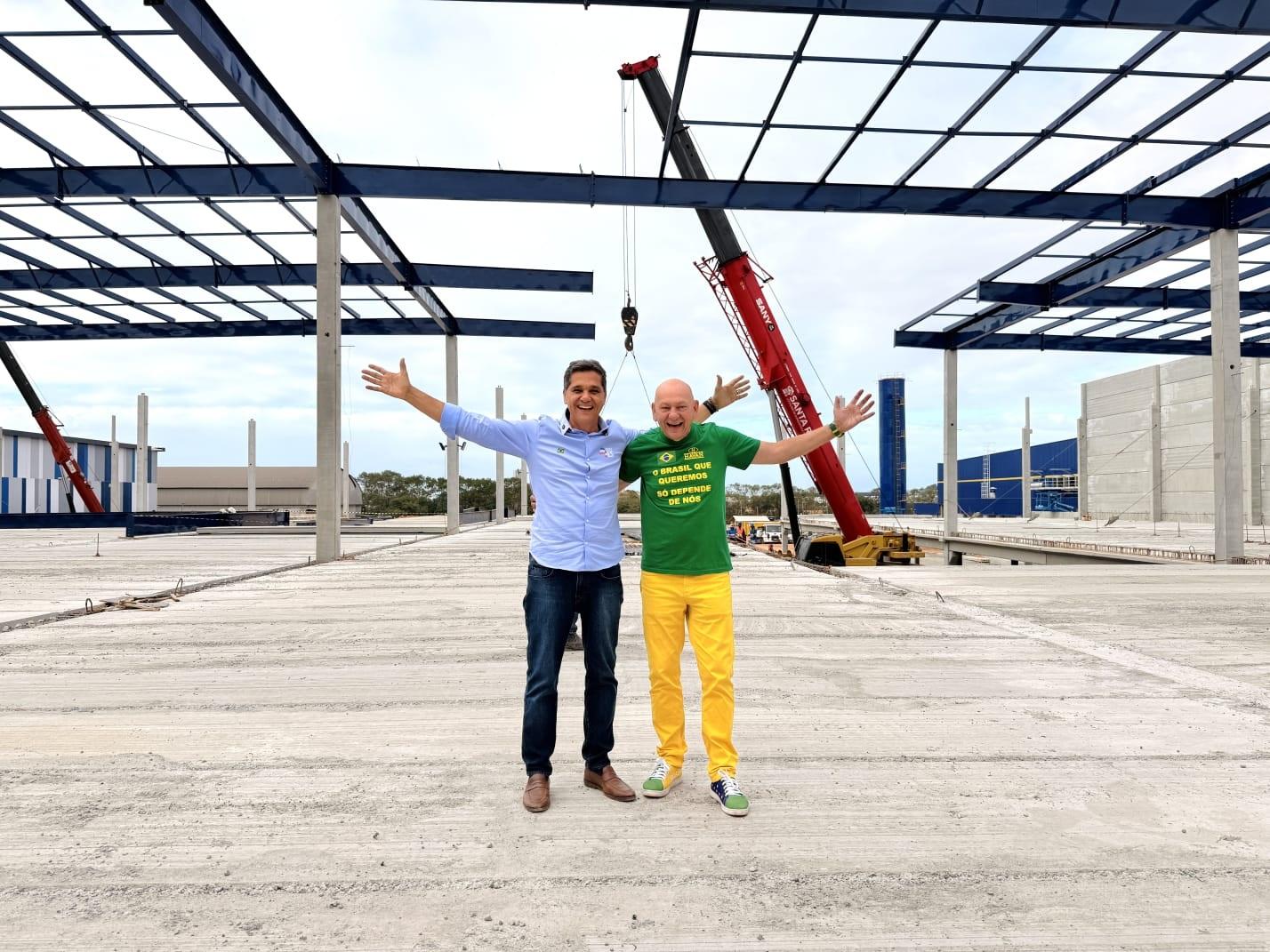 Governador Ricardo Ferraço visita obras da nova unidade da Havan em Vila Velha, ES