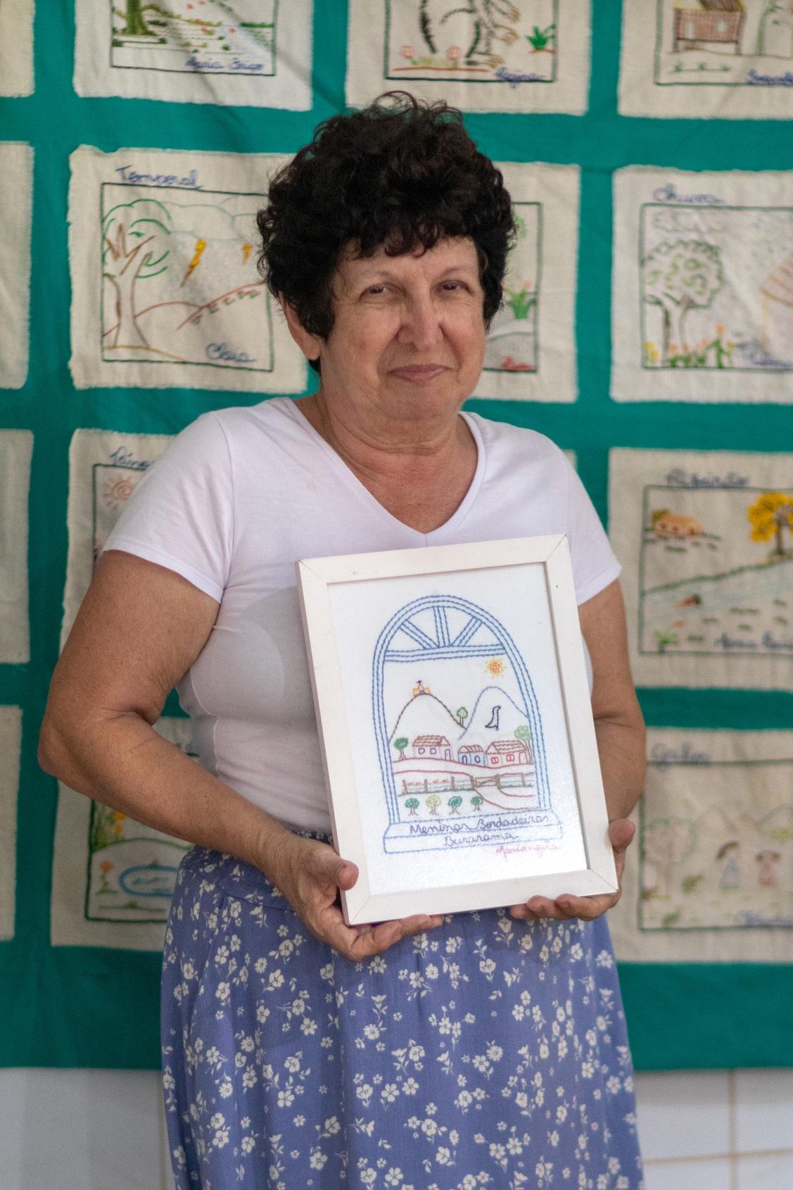 Meninas Bordadeiras lançam Coleção Corações na Festa da Imigração Italiana em Burarama, no ES