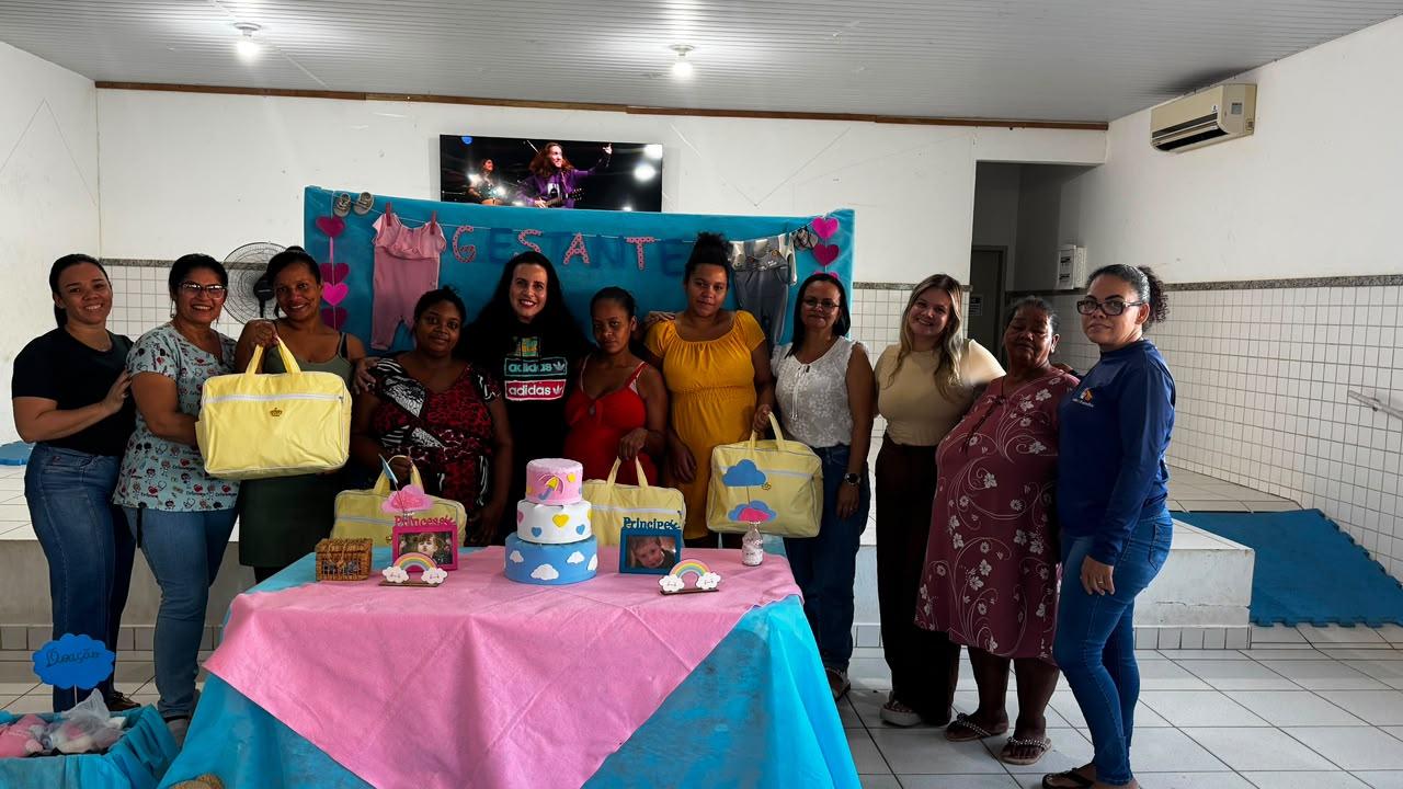 Secretaria de Assistência Social entrega kits natalidade e reforça orientações sobre amamentação para gestantes em Pedro Canário, ES