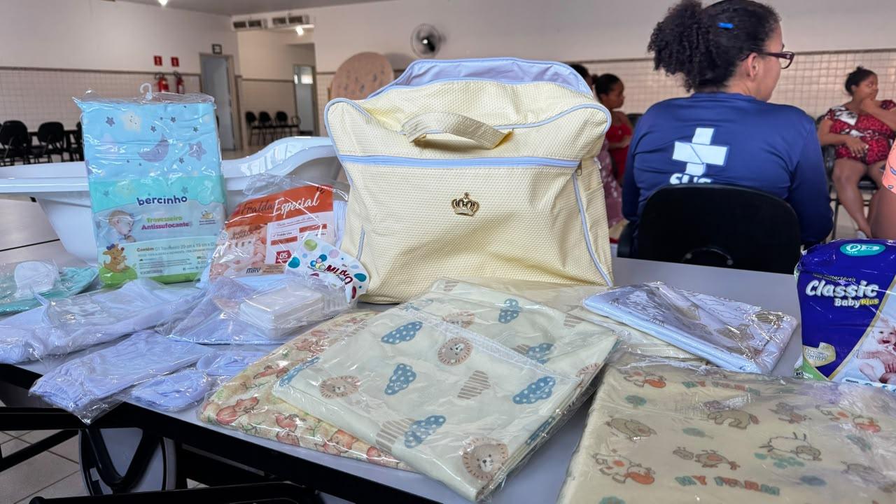Secretaria de Assistência Social entrega kits natalidade e reforça orientações sobre amamentação para gestantes em Pedro Canário, ES