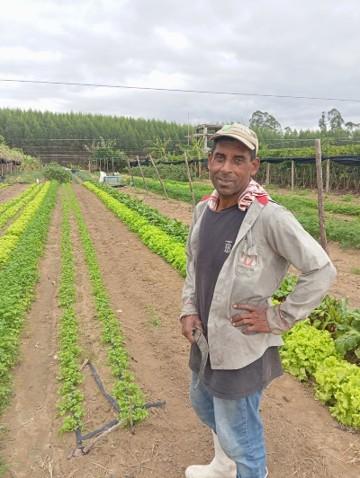 Agricultor transforma a vida da família com apoio da Suzano