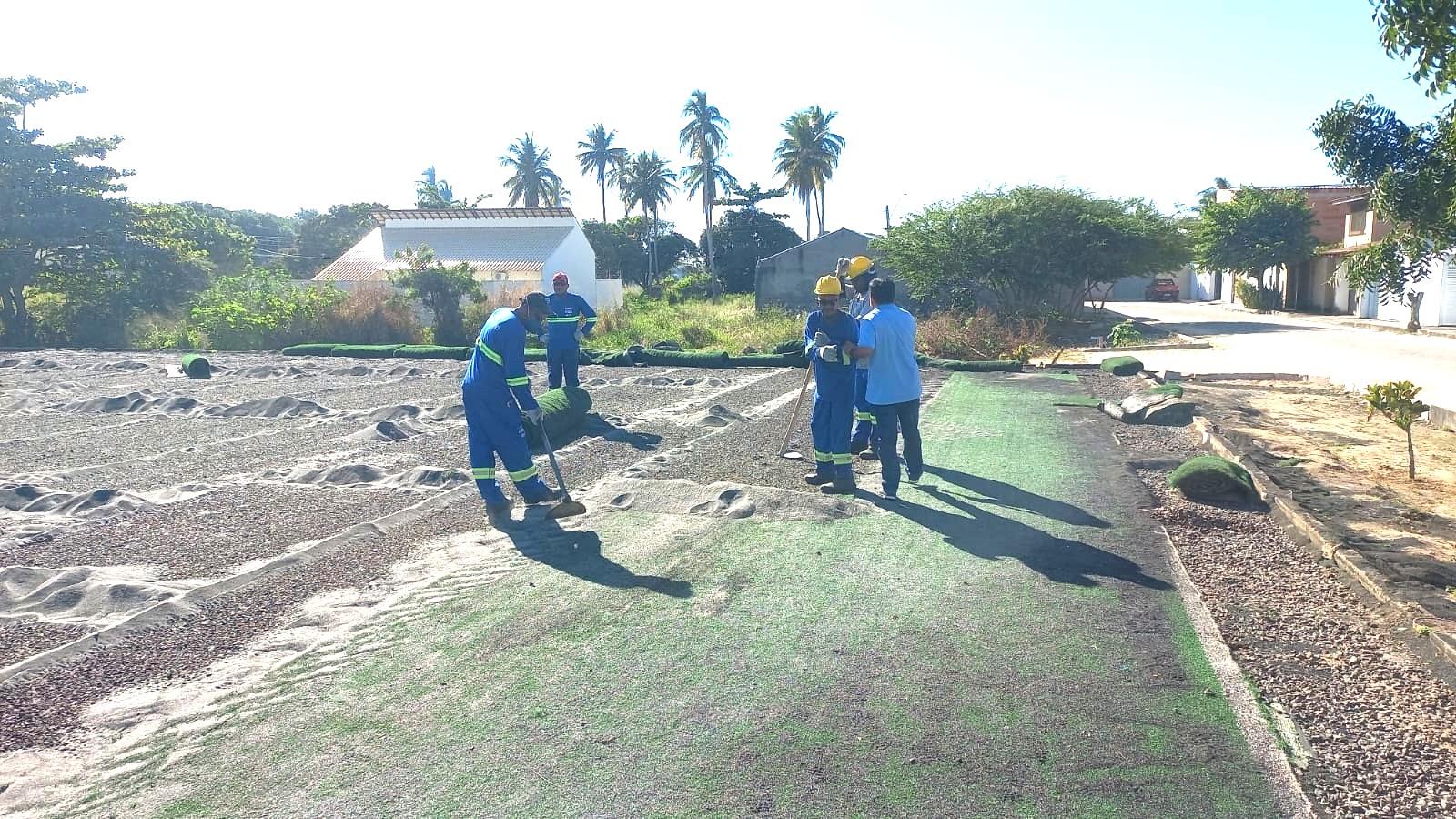 Após 12 anos, começa a revitalização dos campos society do Catita e da Cohab em Conceição da Barra, ES