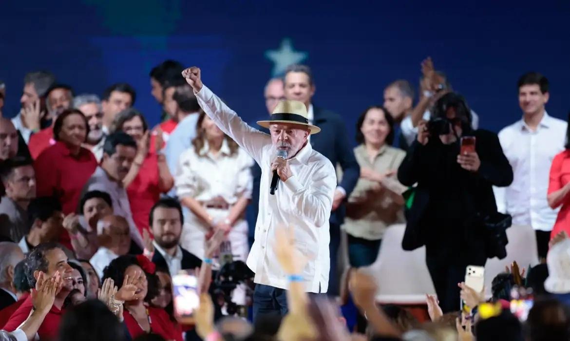 PT oficializa candidatura de Lula à Presidência da República