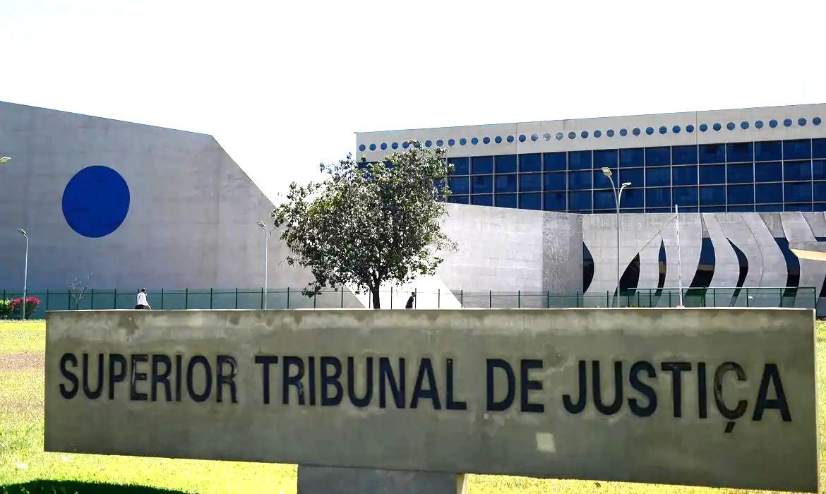 STJ condena ministro Marco Buzzi a perda de cargo por crimes sexuais