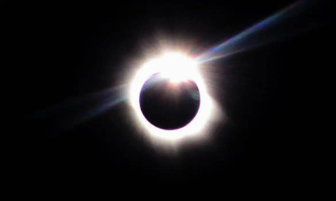 Brasileiros poderão ver eclipse solar por transmissão na internet
