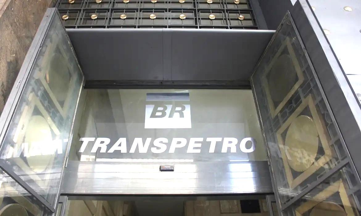 Transpetro abre concurso público com salário inicial de até R$ 15 mil