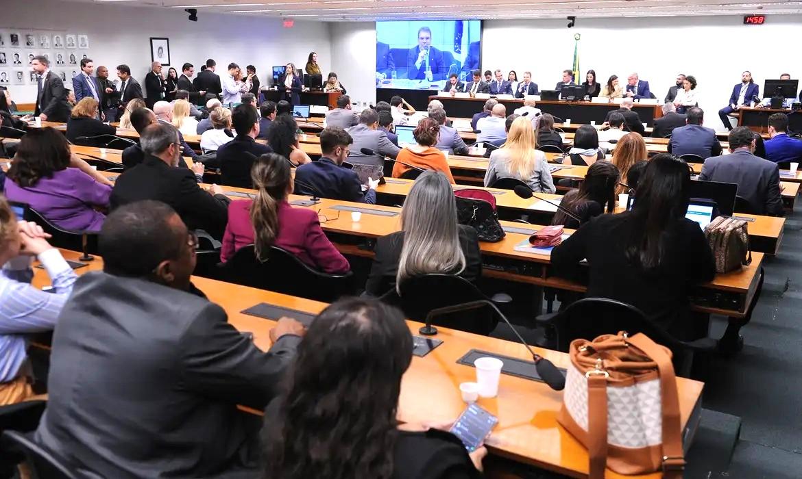 Câmara instala comissão sobre PEC da redução da maioridade penal