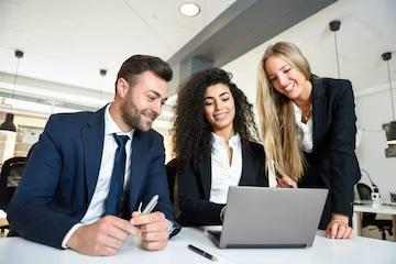 Trabalho formal cresce 19,1% desde 2023, com 10,1 milhões de novos vínculos