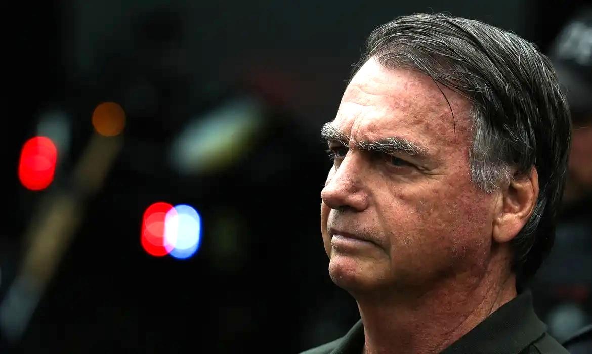 Bolsonaro pede ao STF para se consultar com a nora, que é dentista