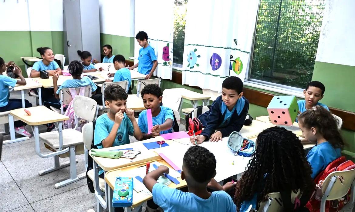 Ensino integral acelera aprendizado de vulneráveis